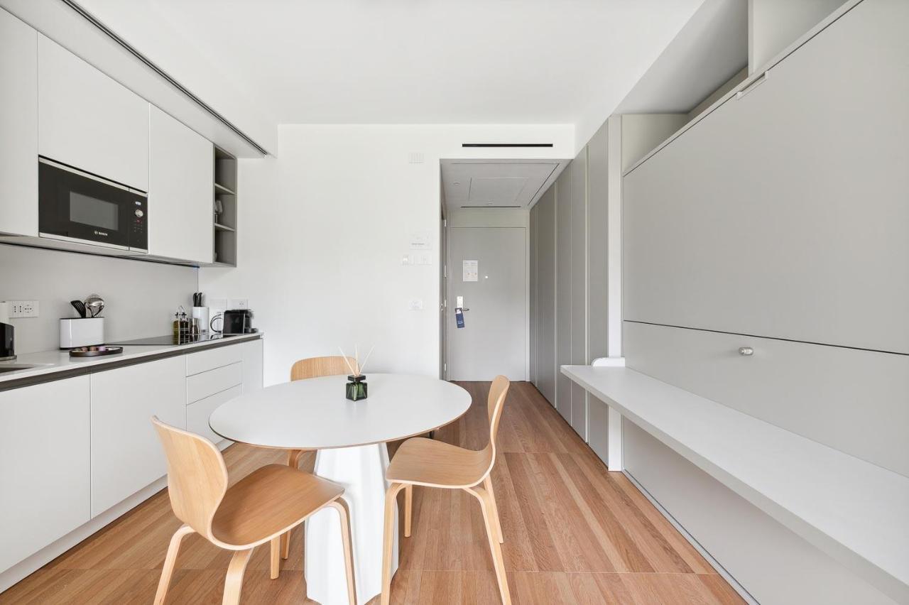 Limehome Milan Via Stresa Bagian luar foto