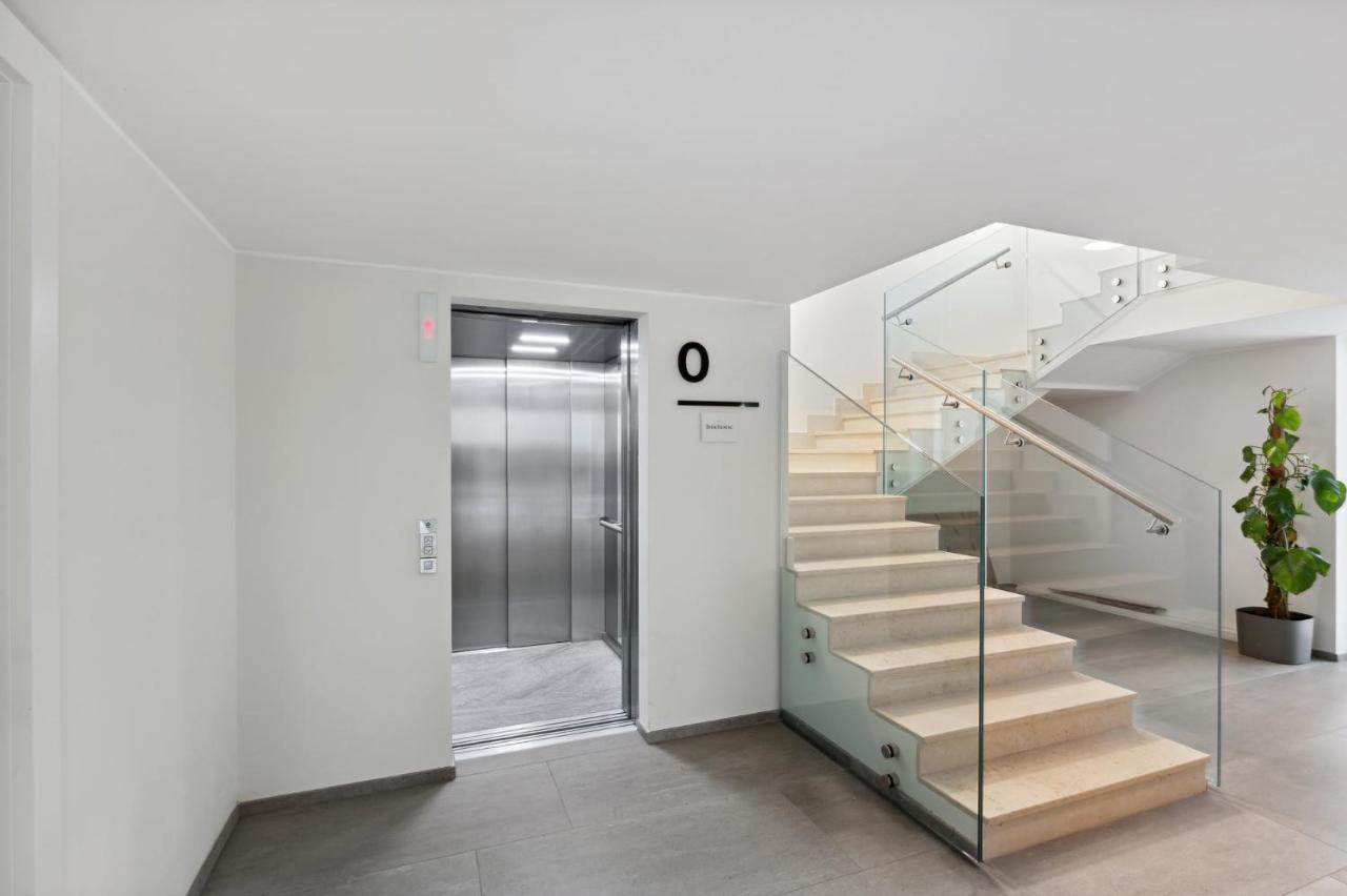Limehome Milan Via Stresa Bagian luar foto