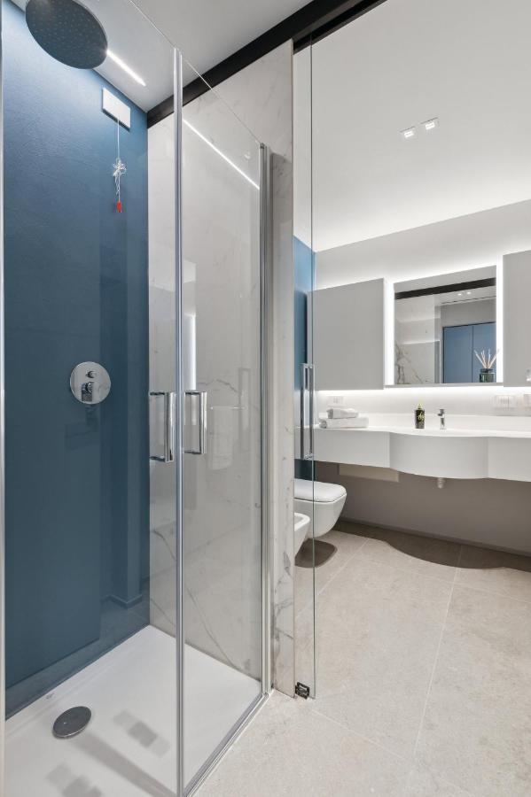 Limehome Milan Via Stresa Bagian luar foto