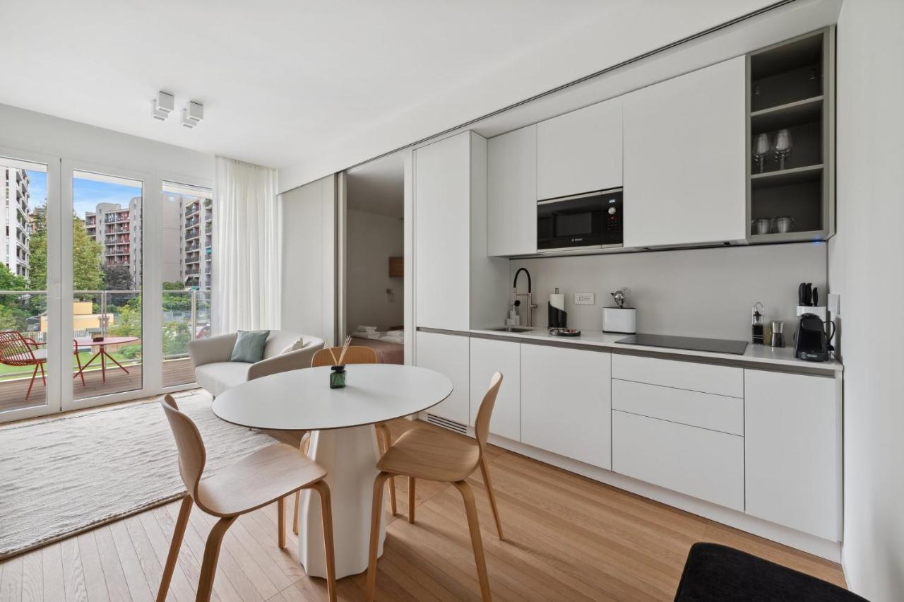 Limehome Milan Via Stresa Bagian luar foto