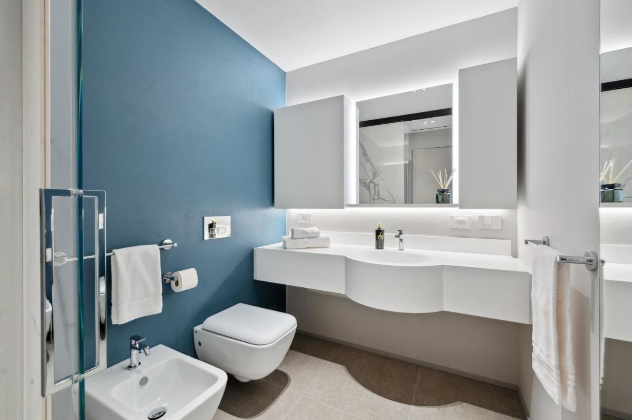Limehome Milan Via Stresa Bagian luar foto